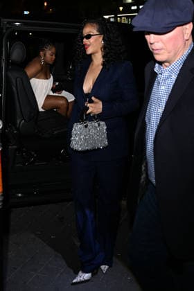 Rihanna arrives at the Cesar Paris restaurant after Céline Dion’s concert on September 16, 2026. Gedeon Taieb, Bestimage. Rihanna arrives at the Cesar Paris restaurant after Céline Dion’s concert on September 16, 2026. Paris, France  Copyright: xGedeonxTaiebx xBestimagexGedeonxTaiebx xBestimagex