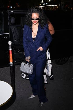 Rihanna arrives at the Cesar Paris restaurant after Céline Dion’s concert on September 16, 2026. Gedeon Taieb, Bestimage. Rihanna arrives at the Cesar Paris restaurant after Céline Dion’s concert on September 16, 2026. Paris, France  Copyright: xGedeonxTaiebx xBestimagexGedeonxTaiebx xBestimagex
