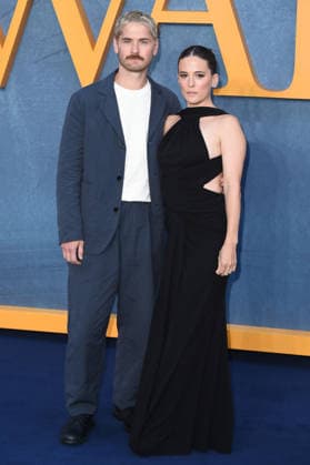 Kyle Soller mit Ehefrau Phoebe Fox bei der Weltpremiere der Sky Now-Serie War im Odeon Luxe Leicester Square. London, 16.09.2026