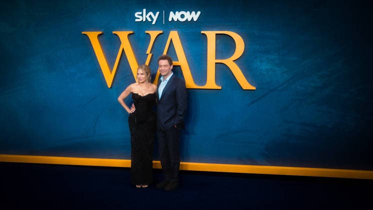 World Premiere Of War on Wednesday 16 September 2026 Sienna Miller And Dominic West seen at the World Premiere Of War on Wednesday 16 September 2026 at Odeon Luxe Leicester Square, London. ., Credit:Julie Edwards Avalon  Copyright: xJuliexEdwardsx xAvalonx 1135541059