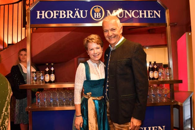 Michael Möller mit Ehefrau Irmgard Premiere Oktoberfest - A Musical Beinah wahr¦. (An almost true story) Komödie im Bayerischen Hof München 16. Sept. 2026