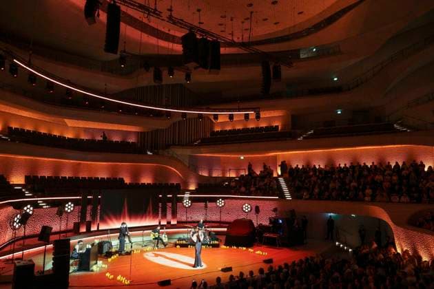 ABB LEONY- Leony die deutsche Popsaengerin bei ihrem Auftritt singen Konzert im grossen Saal der Elbphilharmonie beim E.On New Energy Experience am 16.09.2026 in Hamburg
