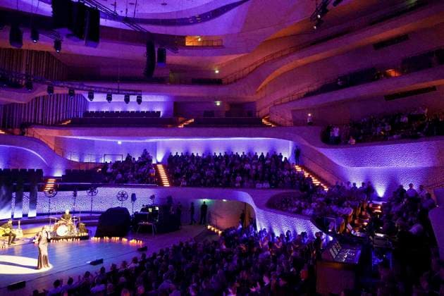 ABB LEONY- Leony die deutsche Popsaengerin bei ihrem Auftritt singen Konzert im grossen Saal der Elbphilharmonie beim E.On New Energy Experience am 16.09.2026 in Hamburg