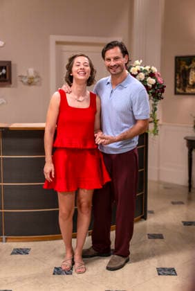 16.09.2026, ARD-Telenovela STURM DER LIEBE, Fototermin zur 23.Staffel am Film-Set in München, bei Bavaria-Film in Geiselgasteig, in der Studio-Kulisse des fiktiven Hotels Fürstenhof. Die neue Staffel startet am 4.11.2026. v.li: Schauspielerin Pippa Fee Rupperti (Rolle Emilia Jakobi) und Schauspieler Jaime Ferkic (Rolle Massimo Foghetti) an der Rezeption in den Kulissen der Serie. 16.09.2026, ARD-Serie Sturm der Liebe 16.09.2026, ARD-Serie Sturm der Liebe