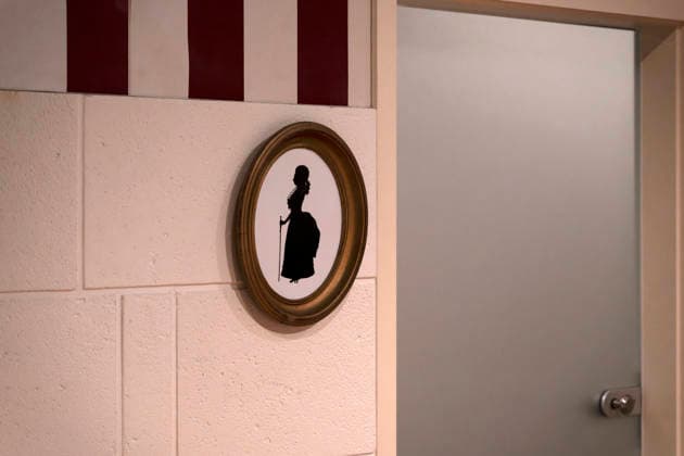 16.09.2026, ARD-Telenovela STURM DER LIEBE, Fototermin zur 23.Staffel am Film-Set in München, bei Bavaria-Film in Geiselgasteig, in der Studio-Kulisse des fiktiven Hotels Fürstenhof. Frauentoilette 16.09.2026, ARD-Serie Sturm der Liebe 16.09.2026, ARD-Serie Sturm der Liebe