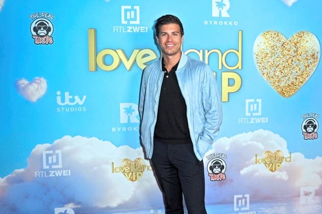 LOVE ISLAND VIP . Josh Stanley anläßlich der LOVE ISLAND VIP Premiere und Screening am 16.09.2026 auf Schloss Arff Köln. 20260916MWI150287