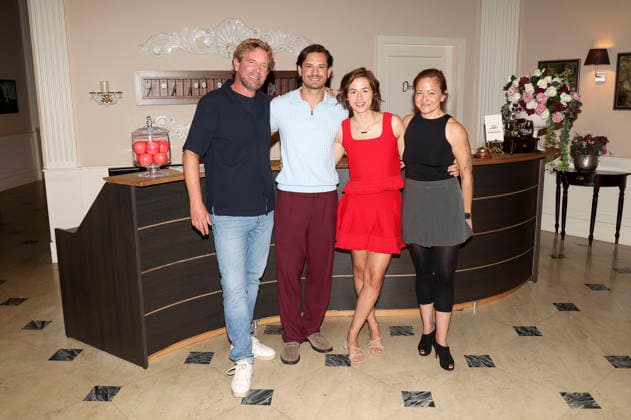 Peter Proske-Clayton, Jaime Krsto Ferkic, Pippa Fee Rupperti und Corinna Prinz beim Fototermin am Set der ARD-TV-Serie Sturm der Liebe im Studio 4 5 der Bavaria-Film. Grünwald, 16.09.2026