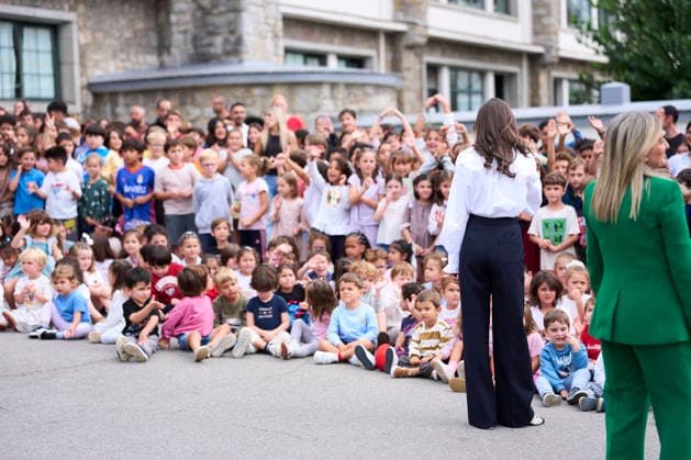 September 17, 2026, Oviedo, Asturias, Spain: Queen Letizia of Spain attends the Opening of the School Year 2026 2027 at Gesta Primary School on September 17, 2026 in Oviedo, Spain Oviedo Spain  - ZUMAg15_ 20260917_zaf_g15_161 Copyright: xJackxAbuinx
