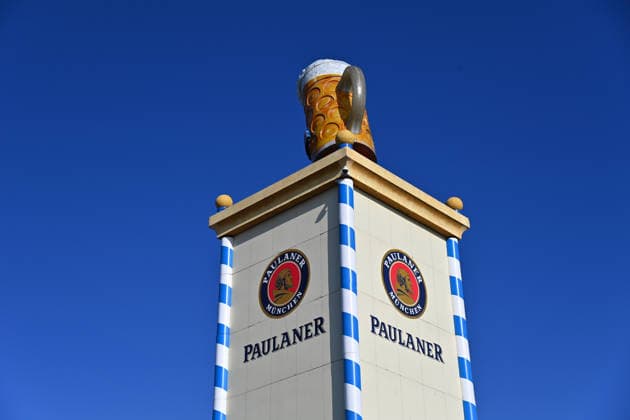 Turm vom Paulaner Festzelt,Logo,Emblem,Firmenemblem, Firmenlogo.Biermarke,Brauerei. Presserundgang vor dem 191. Oktoberfest 2026 am 17.09.2026.