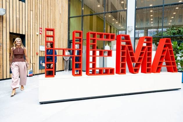 Queen Maxima Visits HEMA During 100th Anniversary - Amsterdam Queen Maxima of the Netherlands visits HEMA (Hollandsche Eenheidsprijzen Maatschappij Amsterdam) in Amsterdam, Netherlands on September 17, 2026, during a working visit to mark the company s 100th anniversary. Photo by Patrick van Emst NL Beeld Bruno Press ABACAPRESS.COM Amsterdam Netherlands  Copyright: xBrunoxPress ABACAx
