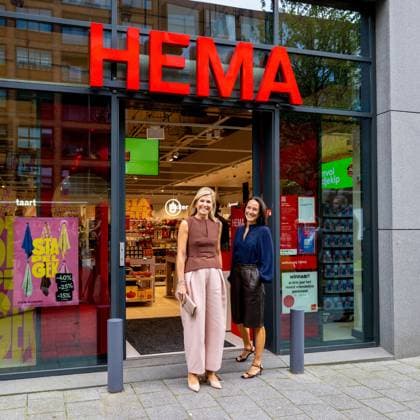 Queen Maxima Visits HEMA During 100th Anniversary - Amsterdam Queen Maxima of the Netherlands visits HEMA (Hollandsche Eenheidsprijzen Maatschappij Amsterdam) in Amsterdam, Netherlands on September 17, 2026, during a working visit to mark the company s 100th anniversary. Photo by Patrick van Emst NL Beeld Bruno Press ABACAPRESS.COM Amsterdam Netherlands  Copyright: xBrunoxPress ABACAx