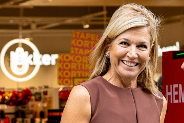 Queen Maxima Visits HEMA During 100th Anniversary - Amsterdam Queen Maxima of the Netherlands visits HEMA (Hollandsche Eenheidsprijzen Maatschappij Amsterdam) in Amsterdam, Netherlands on September 17, 2026, during a working visit to mark the company s 100th anniversary. Photo by Patrick van Emst NL Beeld Bruno Press ABACAPRESS.COM Amsterdam Netherlands  Copyright: xBrunoxPress ABACAx