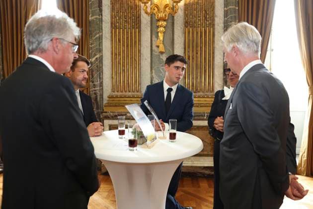 King Philippe of Belgium receives BeHeroes BRUSSELS, BELGIUM - SEPTEMBER 17 : King Philippe of Belgium receives Cynthia Simpson and Julien Vande Weyer from the BeHeroes initiative at the Royal Palace pictured on September 17, 2026 in Brussels, Belgium, 17 09 2026 Brussels Belgium  Copyright: xXpix