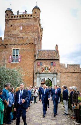 17-09-2026 King Willem-Alexander during the opening of the restored Huis Bergh Castle by striking a coin using a historic screw press and visited the Throne Room and the Duccio Room in ™s-Heerenberg. Maria of Nassau, sister of William of Orange (Oranje), lived at Huis Bergh. Â  Copyright: xPPEx