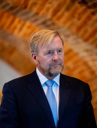 17-09-2026 King Willem-Alexander during the opening of the restored Huis Bergh Castle by striking a coin using a historic screw press and visited the Throne Room and the Duccio Room in ™s-Heerenberg. Maria of Nassau, sister of William of Orange (Oranje), lived at Huis Bergh. Â  Copyright: xPPEx