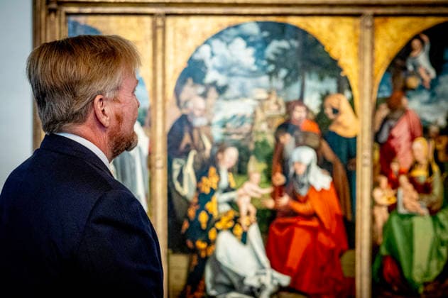 17-09-2026 King Willem-Alexander during the opening of the restored Huis Bergh Castle by striking a coin using a historic screw press and visited the Throne Room and the Duccio Room in ™s-Heerenberg. Maria of Nassau, sister of William of Orange (Oranje), lived at Huis Bergh. Â  Copyright: xPPEx
