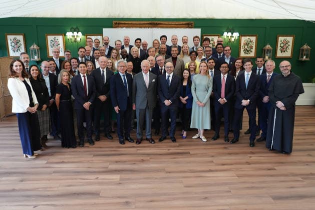King meets with AI sector leaders King Charles III poses with attendees during a meeting for leaders from the artificial intelligence (AI) sector, Government, and thought leaders to discuss how AI can be developed and deployed in ways that benefit society, at Dumfries House in Cumnock, Ayrshire. Picture date: Thursday September 17, 2026., Credit:Jonathan Brady PA ROTA - B68 Avalon UK, Cumnock  Copyright: xJonathanxBradyx xPAxROTAx-xB68x xAvalonx 1135715164