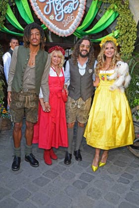 Heidi Klum, Hund Fritz, mit Ehemann Tom Kaulitz, Sohn Henry Günther Samuel und Mutter Erna Klum beim HEIDIFEST 2026 im Hofbräuhaus in München am 17.09.2026