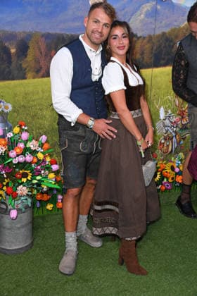 Sarah Engels mit Ehemann Julian Engels beim HEIDIFEST 2026 im Hofbräuhaus in München am 17.09.2026