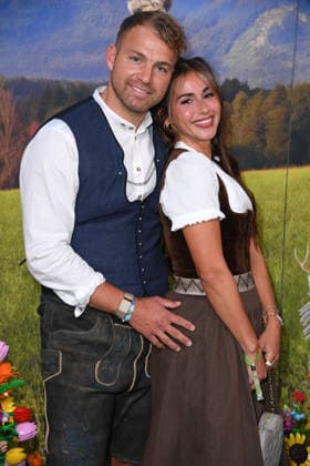Sarah Engels mit Ehemann Julian Engels beim HEIDIFEST 2026 im Hofbräuhaus in München am 17.09.2026