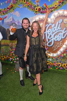 Joelina Drews mit Freund Adrian Louis beim HEIDIFEST 2026 im Hofbräuhaus in München am 17.09.2026