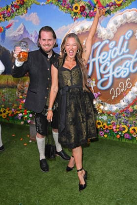 Joelina Drews mit Freund Adrian Louis beim HEIDIFEST 2026 im Hofbräuhaus in München am 17.09.2026