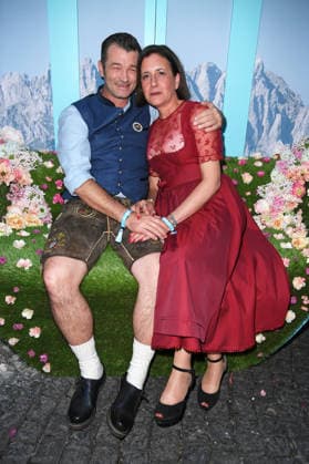 Achim Petry mit Ehefrau Giovanna Cali beim HEIDIFEST 2026 im Hofbräuhaus in München am 17.09.2026