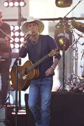 RECORD DATE NOT STATED Kenny Chesney, performed today on NBC s the TODAY show (NEW) Kenny Chesney, performed today on NBC s the TODAY show at Rockefeller Center. September 17, 2026, New York, U.S.A: Kenny Chesney, a famous American country music singer, performed today on NBC s the TODAY show at Rockefeller Center. With 30 million albums sold worldwide, he released his debut, In My Wildest Dreams, in 1994, and has since released 19 follow-ups. Credit: Victor M. Matos Thenews2(Foto: Victor M. Matos Thenews2 imago images) Kenny Chesney, performed today on NBC s the TODAY show Copyright: xVictorxM.xMatosx