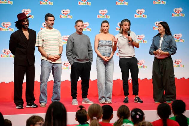 Massimo Sinato, Tom Beck, Moritz Bleibtreu, Anna-Carina Woitschack, Tommy Scheel und Chryssanthi Kavazi beim kinderTag 2026 in den Atelier Gardens. Berlin, 17.09.2026