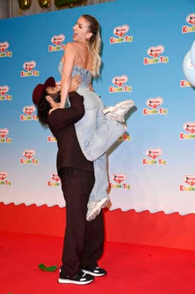 Anna-Carina Woitschack und Massimo Sinato beim kinderTag 2026 in den Atelier Gardens. Berlin, 17.09.2026
