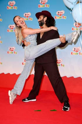 Anna-Carina Woitschack und Massimo Sinato beim kinderTag 2026 in den Atelier Gardens. Berlin, 17.09.2026