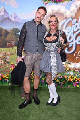 Gina-Lisa Lohfink mit Begleitung bei der Ankunft zur RTL TV-Show HeidiFest by Heidi Klum im Hofbräuhaus. München, 17.09.2026