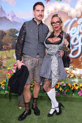 Gina-Lisa Lohfink mit Begleitung bei der Ankunft zur RTL TV-Show HeidiFest by Heidi Klum im Hofbräuhaus. München, 17.09.2026