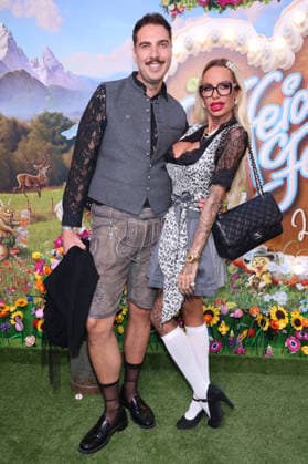 Gina-Lisa Lohfink mit Begleitung bei der Ankunft zur RTL TV-Show HeidiFest by Heidi Klum im Hofbräuhaus. München, 17.09.2026