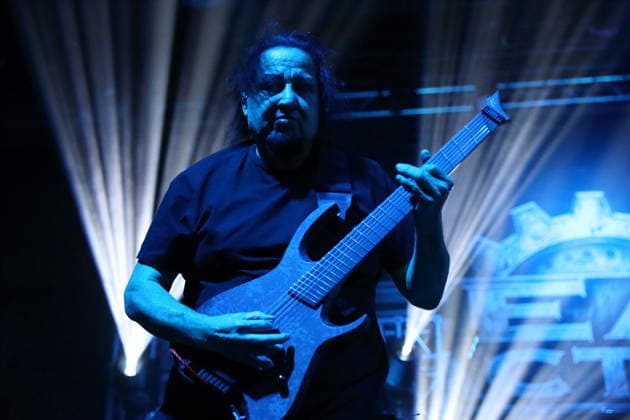 Dino Cazares von der Band Fear Factory bei einem Konzert im Huxleys Neue Welt in Berlin, 17. September 2026. Fear Factory Konzert Berlin