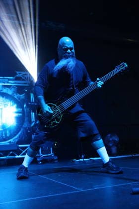 Tony Campos von der Band Fear Factory bei einem Konzert im Huxleys Neue Welt in Berlin, 17. September 2026. Fear Factory Konzert Berlin