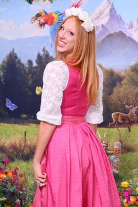 Anna Ermakova bei der Ankunft zur RTL TV-Show HeidiFest by Heidi Klum im Hofbräuhaus. München, 17.09.2026