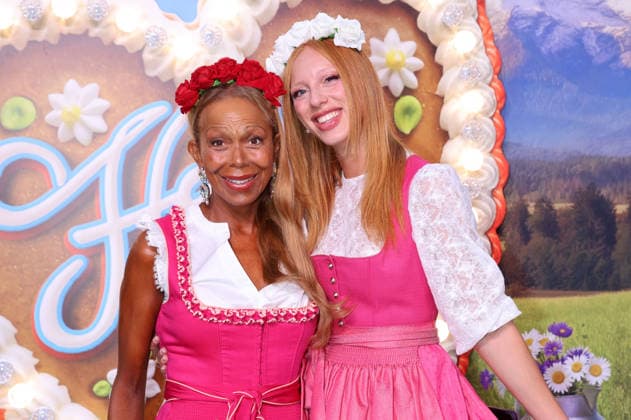 Angela Ermakova und Anna Ermakova bei der Ankunft zur RTL TV-Show HeidiFest by Heidi Klum im Hofbräuhaus. München, 17.09.2026