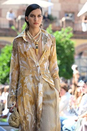 September 17, 2026, Madrid, Spain: A model parades with Malone design during the Mercedes Benz Fashion Week Madrid at Cibeles Palace in Madrid. Madrid Spain  - ZUMAs197 20260917_aaa_s197_215 Copyright: xAtilanoxGarciax
