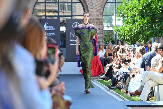 September 17, 2026, Madrid, Spain: A model parades with Malone design during the Mercedes Benz Fashion Week Madrid at Cibeles Palace in Madrid. Madrid Spain  - ZUMAs197 20260917_aaa_s197_216 Copyright: xAtilanoxGarciax