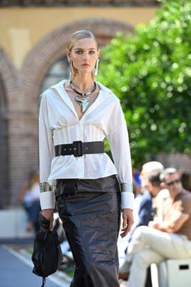 September 17, 2026, Madrid, Spain: A model parades with Malone design during the Mercedes Benz Fashion Week Madrid at Cibeles Palace in Madrid. Madrid Spain  - ZUMAs197 20260917_aaa_s197_253 Copyright: xAtilanoxGarciax