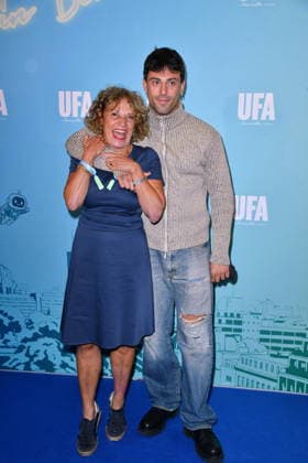 RECORD DATE NOT STATED UFA Back in Berlin Empfang- Berlin Adriana Altaras mit Sohn Aaron Altaras beim Blue Carpet anlässlich des UFA Back in Berlin Empfang im BE.YOND OFFICE in Berlin am 17.09.2026 Copyright: xEventpressxBerndtx