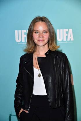 RECORD DATE NOT STATED UFA Back in Berlin Empfang- Berlin Sonja Gerhardt beim Blue Carpet anlässlich des UFA Back in Berlin Empfang im BE.YOND OFFICE in Berlin am 17.09.2026 Copyright: xEventpressxBerndtx