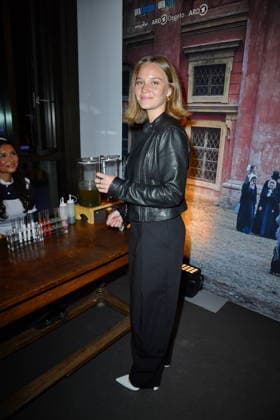 RECORD DATE NOT STATED UFA Back in Berlin Empfang- Berlin Sonja Gerhardt beim Blue Carpet anlässlich des UFA Back in Berlin Empfang im BE.YOND OFFICE in Berlin am 17.09.2026 Copyright: xEventpressxBerndtx