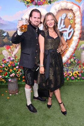 Adrian Louis und Joelina Drews bei der Ankunft zur RTL TV-Show HeidiFest by Heidi Klum im Hofbräuhaus. München, 17.09.2026