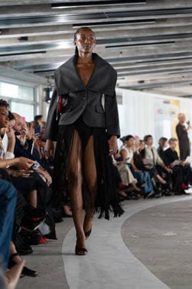 LFW - Ebay Runway A model walks the runway at the Ebay show during London Fashion Week September 2026 at The Banking Hall in London, England on September 17, 2026. Photo by LounisPhotography ABACAPRESS.COM London United Kingdom  Copyright: xLounisPhotography ABACAx