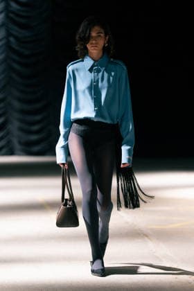 LFW - Mithridate Runway A model walks the runway at the Mithridate show during London Fashion Week September 2026 at The Banking Hall in London, England on September 17, 2026. Photo by LounisPhotography ABACAPRESS.COM London United Kingdom  Copyright: xLounisPhotography ABACAx