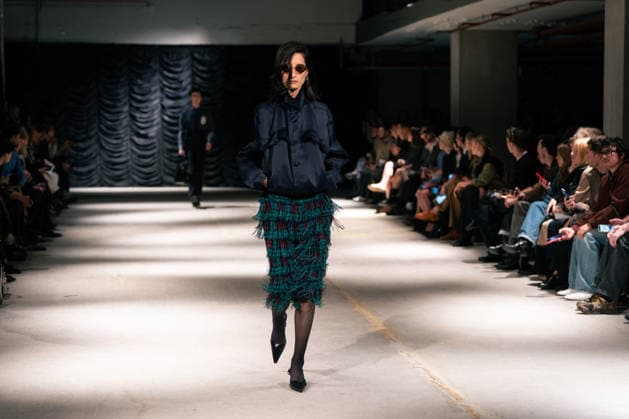 LFW - Mithridate Runway A model walks the runway at the Mithridate show during London Fashion Week September 2026 at The Banking Hall in London, England on September 17, 2026. Photo by LounisPhotography ABACAPRESS.COM London United Kingdom  Copyright: xLounisPhotography ABACAx