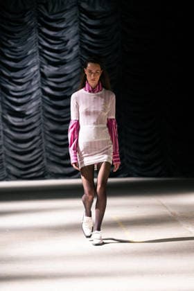LFW - Mithridate Runway A model walks the runway at the Mithridate show during London Fashion Week September 2026 at The Banking Hall in London, England on September 17, 2026. Photo by LounisPhotography ABACAPRESS.COM London United Kingdom  Copyright: xLounisPhotography ABACAx