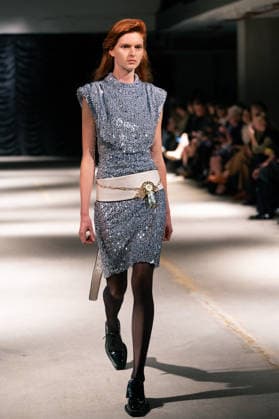 LFW - Mithridate Runway A model walks the runway at the Mithridate show during London Fashion Week September 2026 at The Banking Hall in London, England on September 17, 2026. Photo by LounisPhotography ABACAPRESS.COM London United Kingdom  Copyright: xLounisPhotography ABACAx
